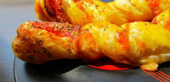 APERITIVE TIP PIZZA CU SALAM ȘI CASCAVAL